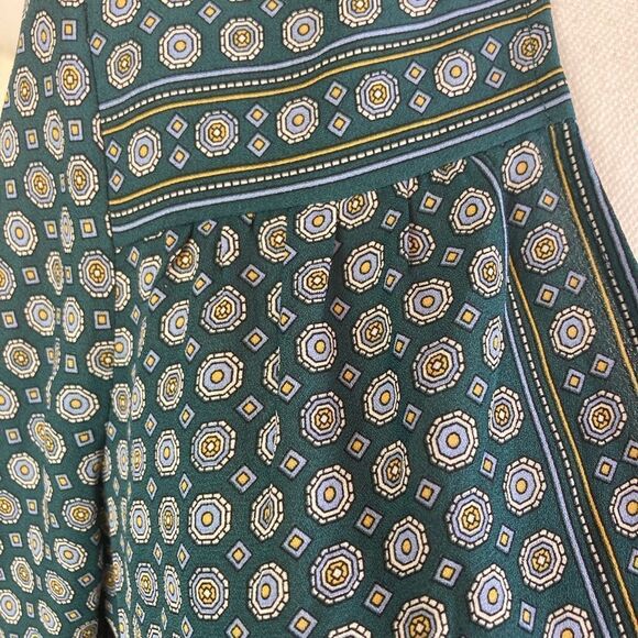 Max Studio green jacquard print like a classic tie blouse hi low puff sleeves - Picture 2 of 6